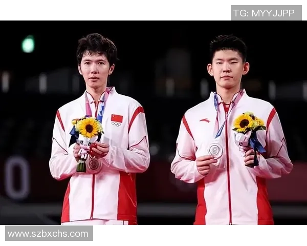 成都羽毛球队与南京羽毛球队赛后复盘分析意识碰撞与战术较量 成都羽毛球队与南京羽毛球队赛后复盘分析意识碰撞与战术较量