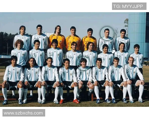 足球明星魅力解析:为何他们能赢得全球球迷的热爱与追捧 足球明星魅力解析:为何他们能赢得全球球迷的热爱与追捧